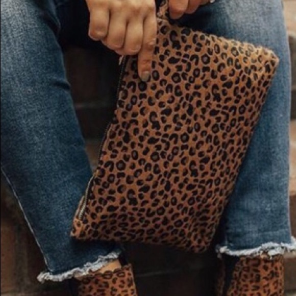 Handbags - Leopard Clutch/Wristlet